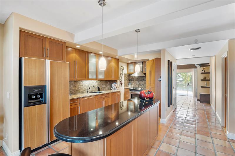 Image 7 of 32 For 701 Coco Plum Cir  4