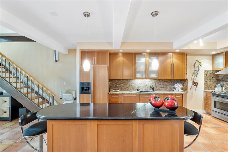 Image 8 of 32 For 701 Coco Plum Cir  4