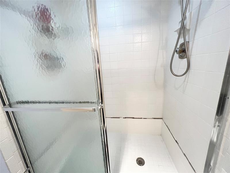 Image 13 of 40 For 3002 Portofino Isle  E3