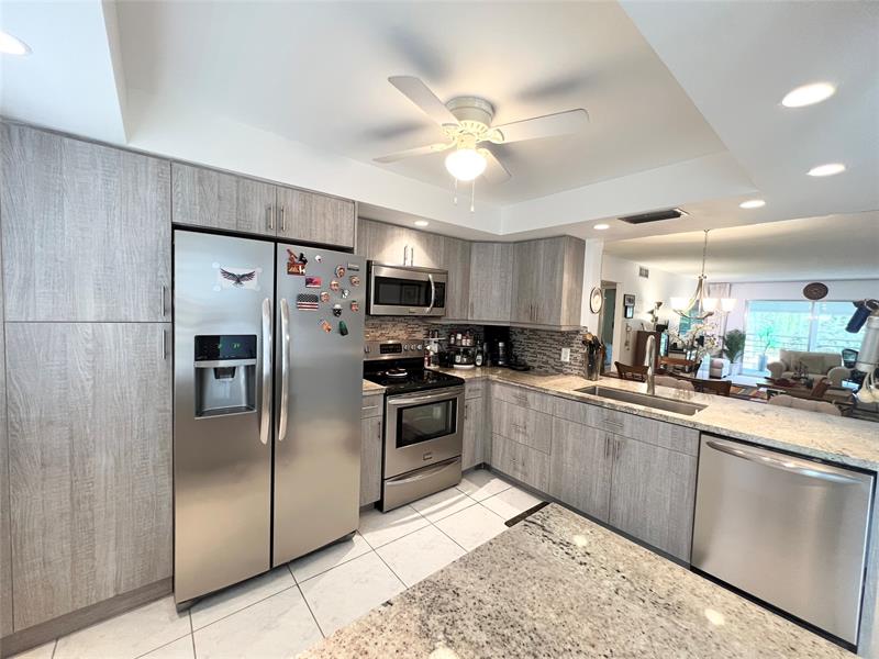 Image 3 of 40 For 3002 Portofino Isle  E3