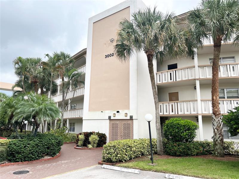 Image 38 of 40 For 3002 Portofino Isle  E3