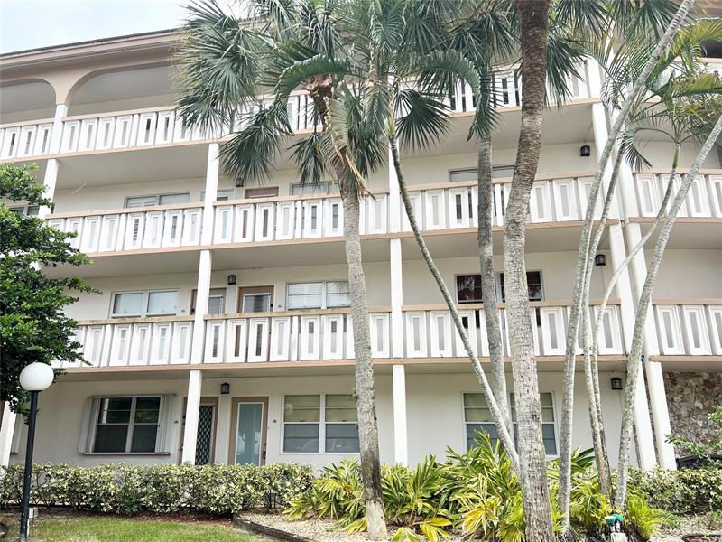 Image 39 of 40 For 3002 Portofino Isle  E3