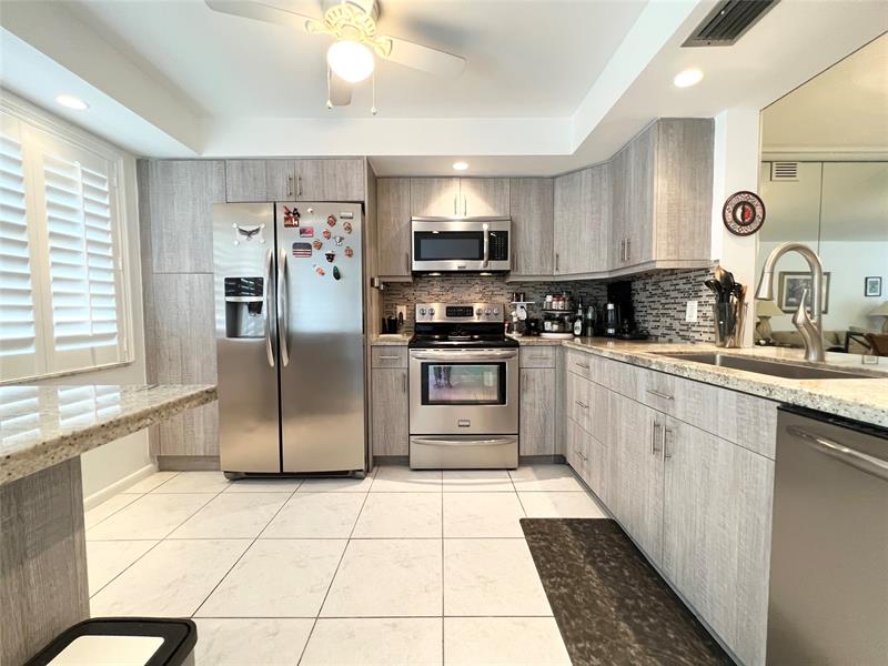 Image 4 of 40 For 3002 Portofino Isle  E3