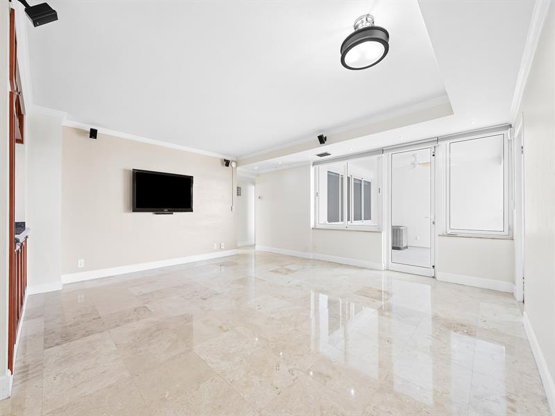 Image 4 of 26 For 3233 34th St  1712