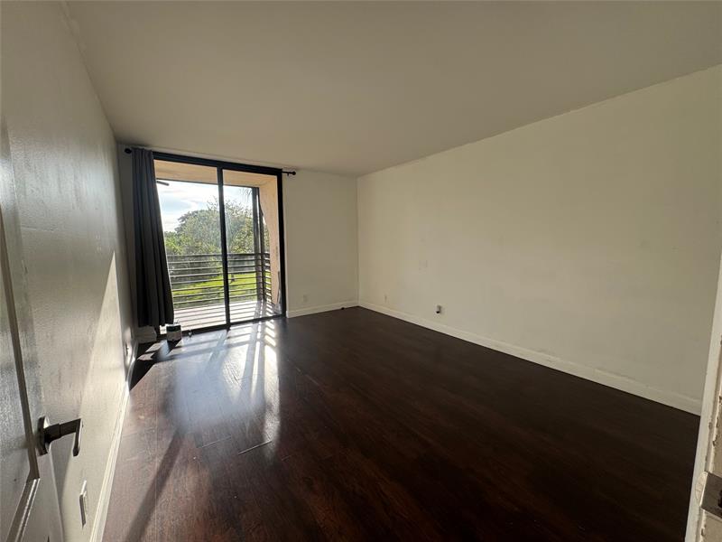 Image 13 of 18 For 6301 University Dr  222
