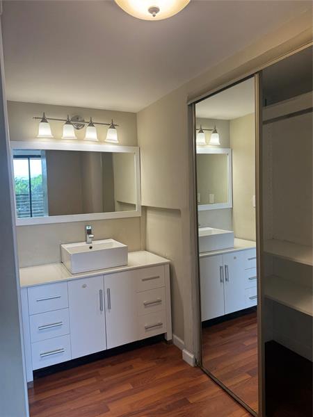 Image 14 of 18 For 6301 University Dr  222