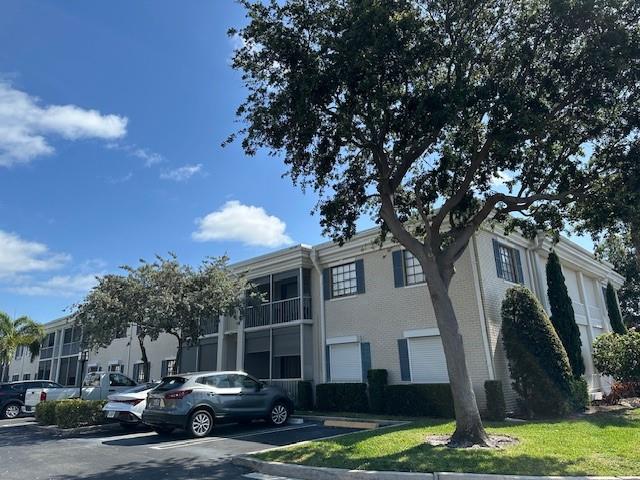 Image 2 of 35 For 130 Cypress Club Dr  323