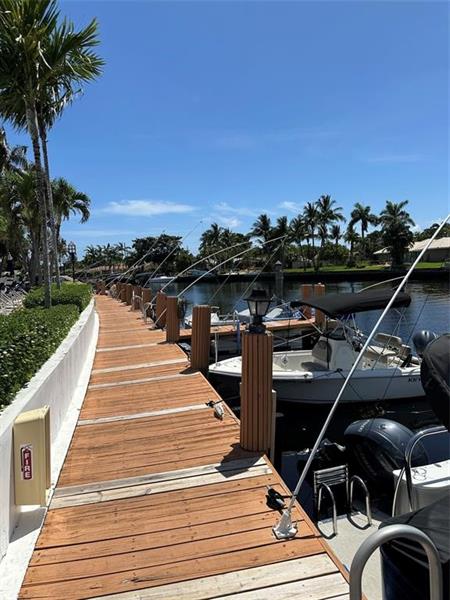 Image 31 of 35 For 130 Cypress Club Dr  323
