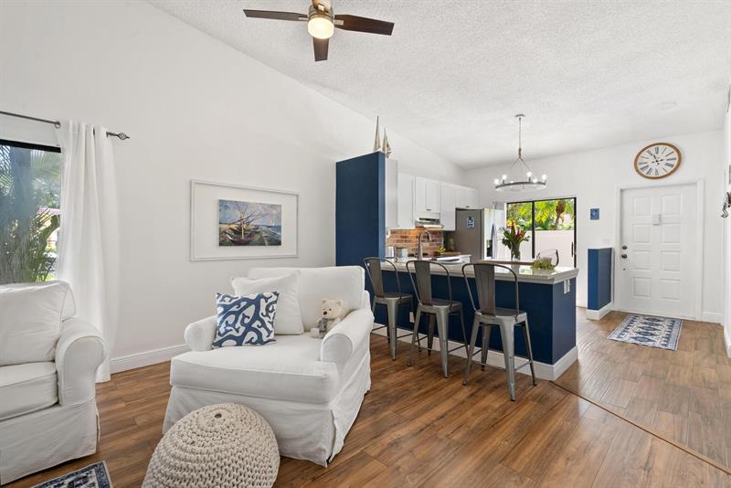 Image 10 of 36 For 6785 Bridlewood Ct  6785