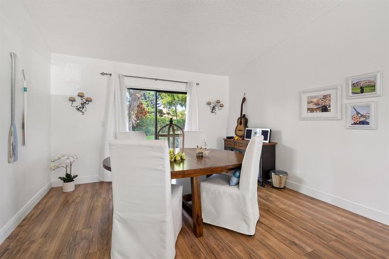 Image 14 of 36 For 6785 Bridlewood Ct  6785
