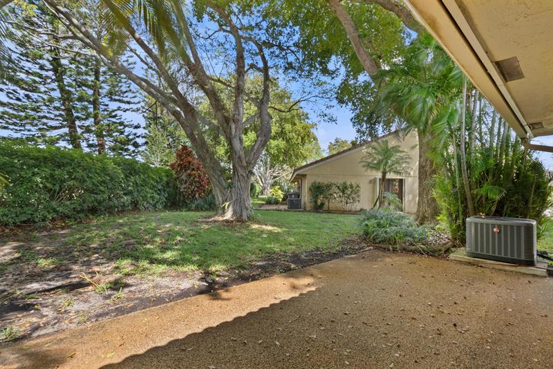 Image 25 of 36 For 6785 Bridlewood Ct  6785