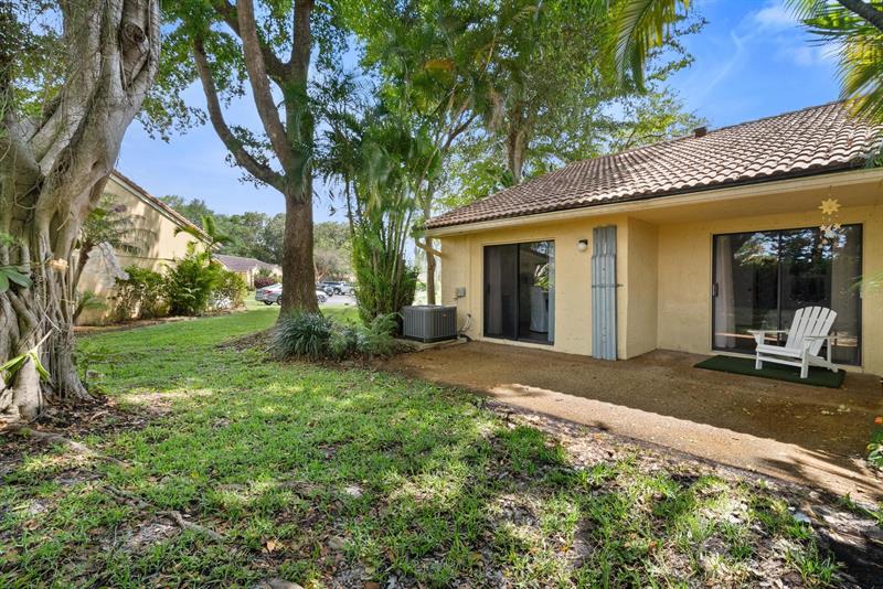 Image 26 of 36 For 6785 Bridlewood Ct  6785