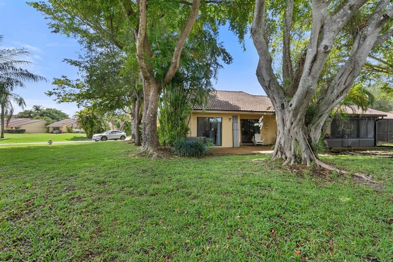 Image 27 of 36 For 6785 Bridlewood Ct  6785
