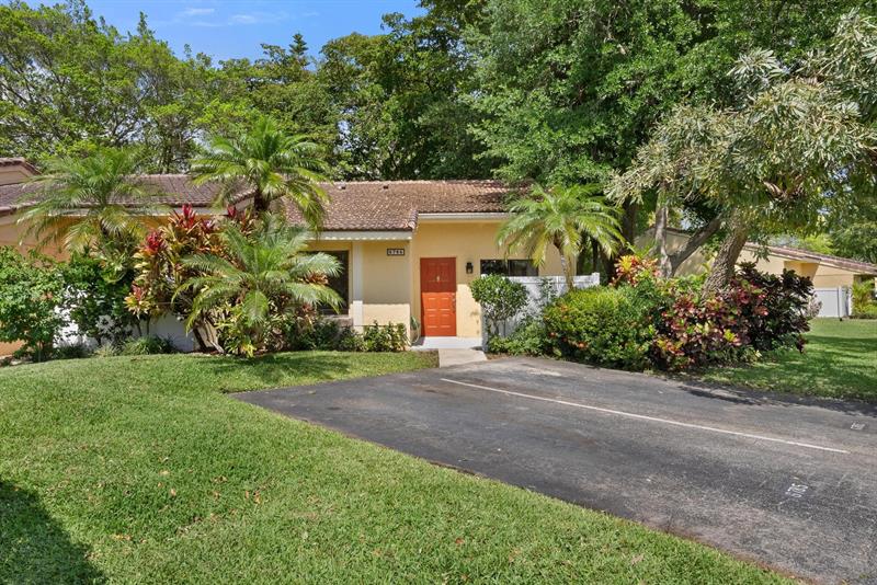 Image 29 of 36 For 6785 Bridlewood Ct  6785