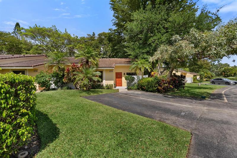 Image 30 of 36 For 6785 Bridlewood Ct  6785