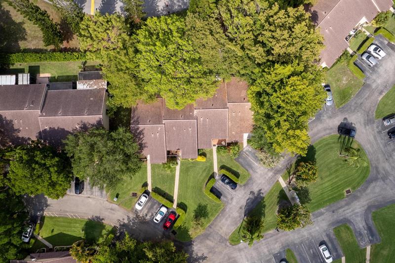 Image 31 of 36 For 6785 Bridlewood Ct  6785