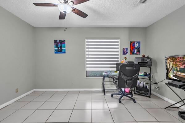 Image 33 of 59 For 2433 Fiddleleaf Ave