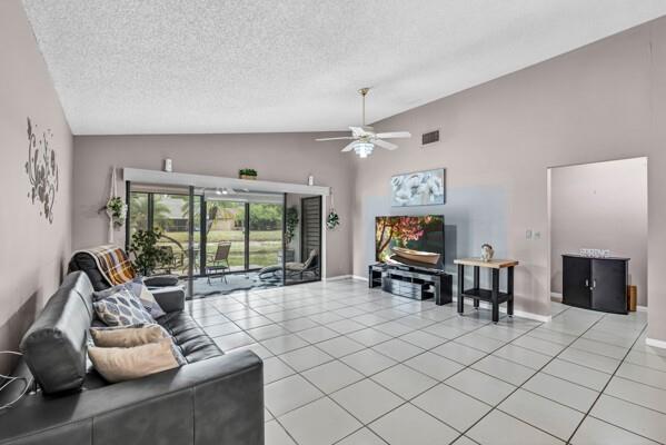 Image 40 of 59 For 2433 Fiddleleaf Ave