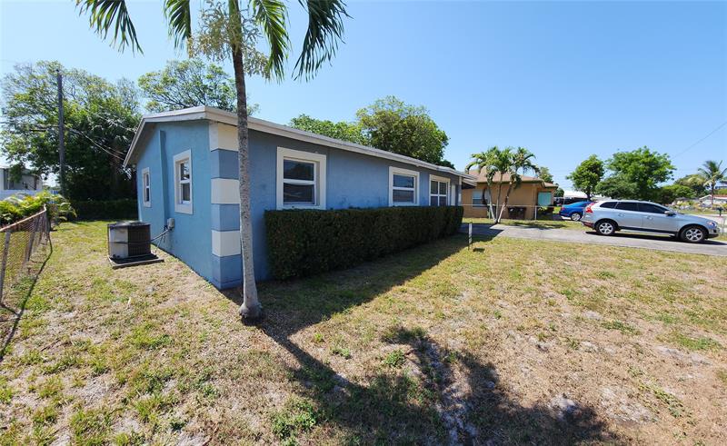 Image 8 of 33 For 1041 23rd Ter