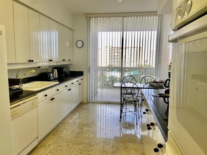 Image 12 of 43 For 3100 Ocean Blvd  804
