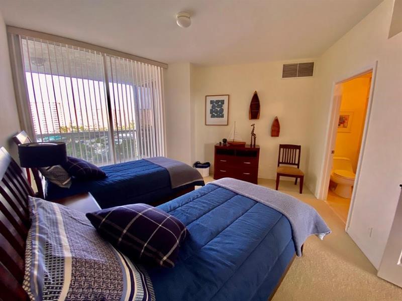 Image 17 of 43 For 3100 Ocean Blvd  804