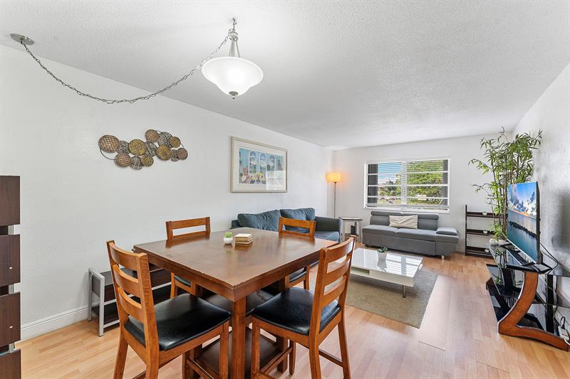 Image 11 of 35 For 5120 40th Ave  20a