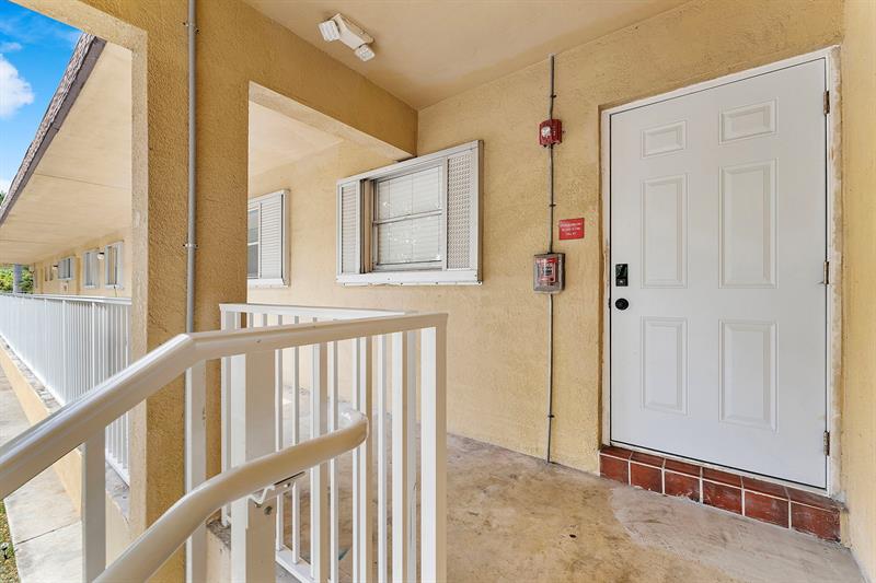 Image 23 of 35 For 5120 40th Ave  20a