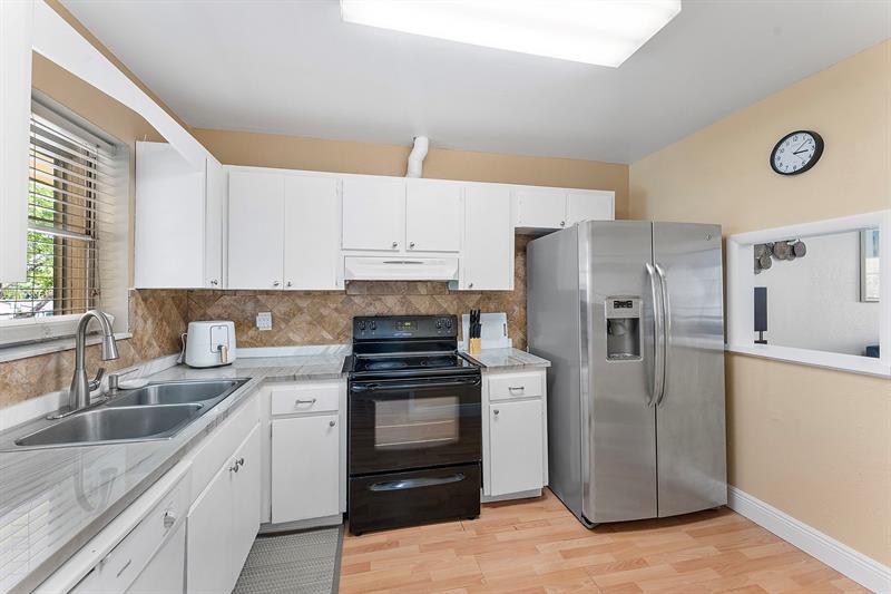 Image 3 of 35 For 5120 40th Ave  20a