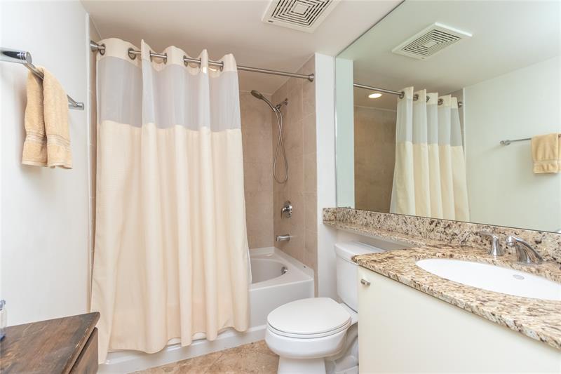 Image 13 of 31 For 600 Las Olas Blvd  1109