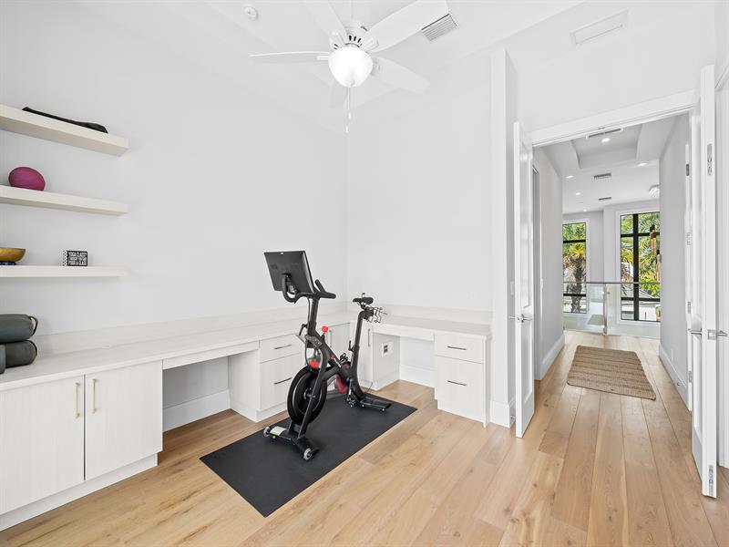 Image 33 of 67 For 301 23rd Avenue
