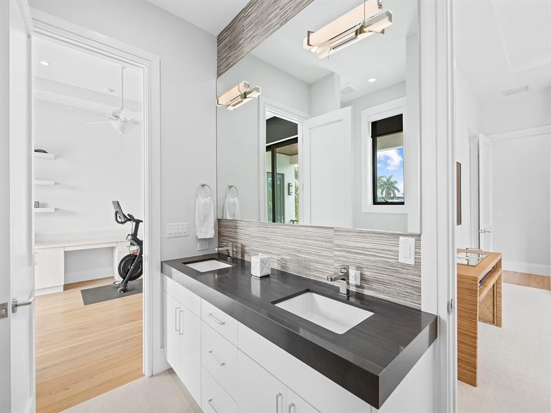 Image 34 of 67 For 301 23rd Avenue