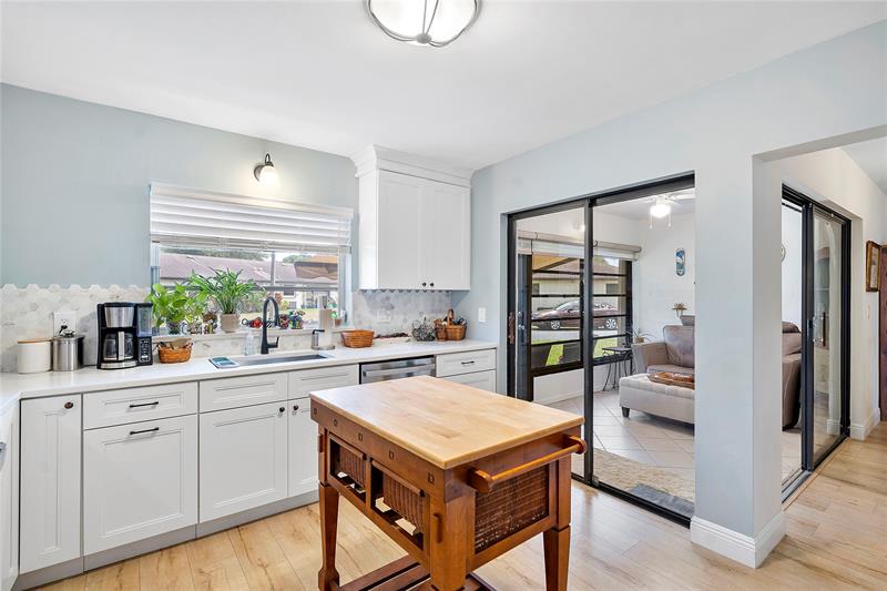 Image 10 of 27 For 4872 Hawkwood Rd  B