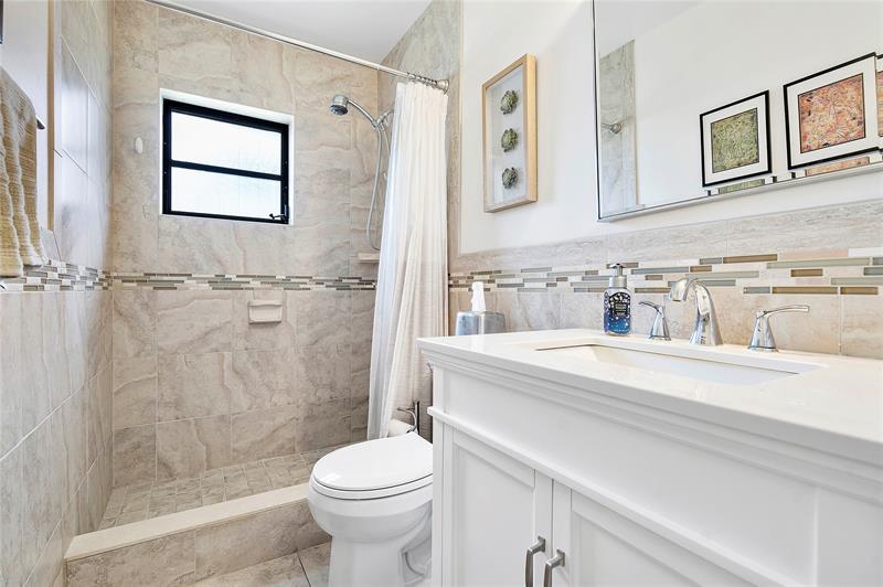 Image 16 of 27 For 4872 Hawkwood Rd  B