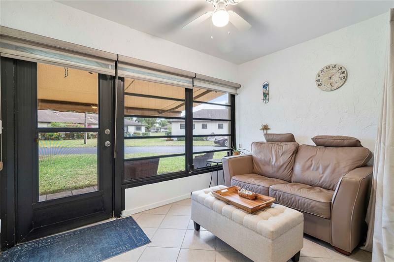 Image 18 of 27 For 4872 Hawkwood Rd  B