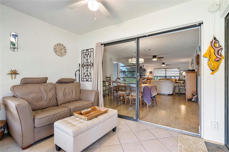 Image 19 of 27 For 4872 Hawkwood Rd  B