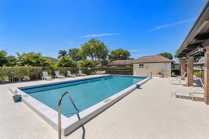 Image 25 of 27 For 4872 Hawkwood Rd  B