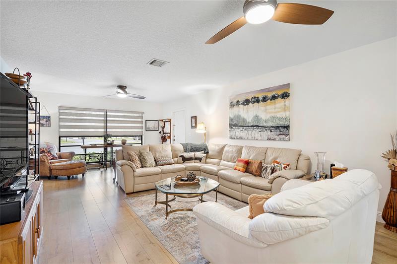 Image 3 of 27 For 4872 Hawkwood Rd  B