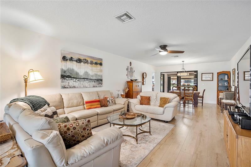 Image 4 of 27 For 4872 Hawkwood Rd  B