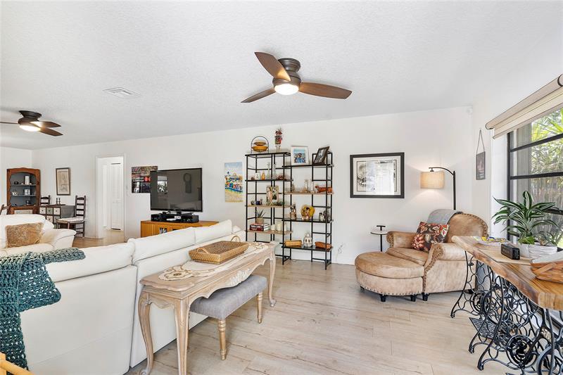 Image 5 of 27 For 4872 Hawkwood Rd  B
