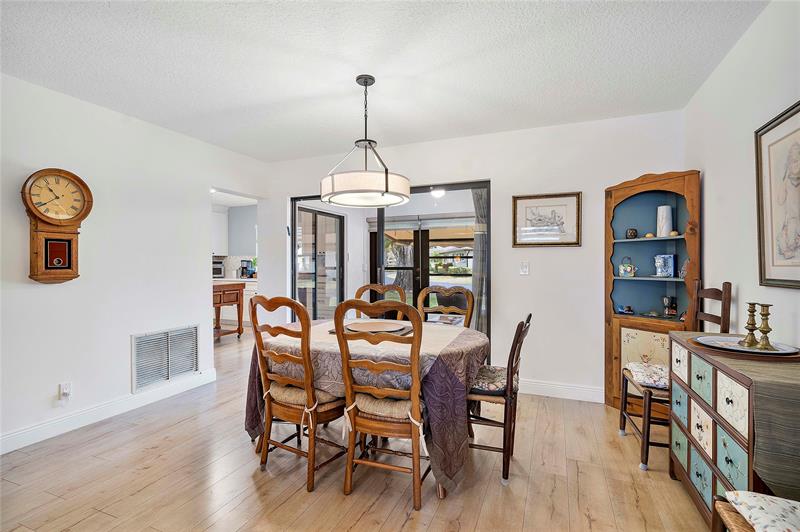 Image 9 of 27 For 4872 Hawkwood Rd  B