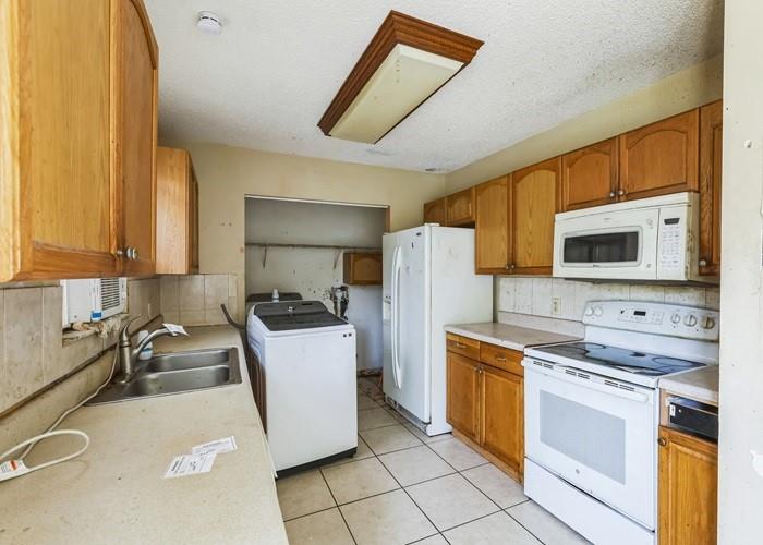 Image 10 of 19 For 1229 18th Ave N