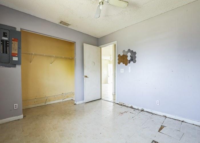 Image 16 of 19 For 1229 18th Ave N