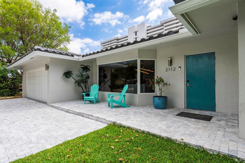 Image 3 of 36 For 2112 32 Ave  