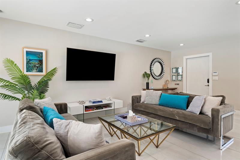 Image 7 of 36 For 2112 32 Ave  