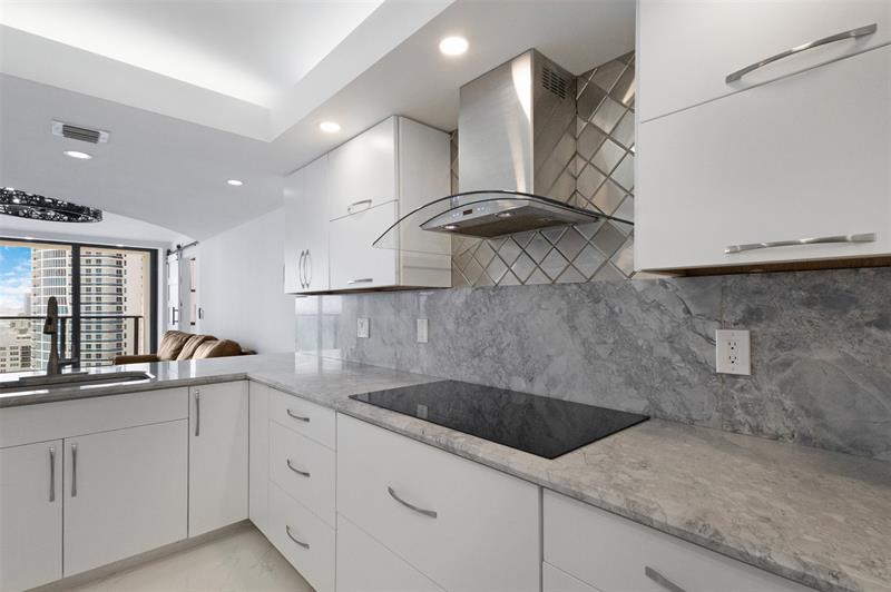 Image 14 of 45 For 2301 Ocean Dr  2608