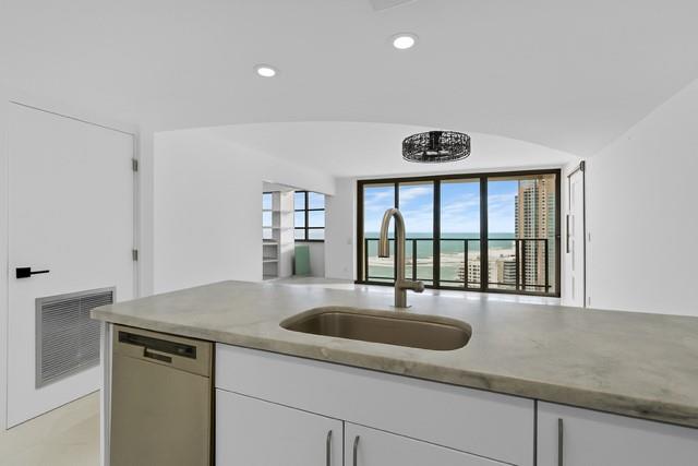 Image 15 of 45 For 2301 Ocean Dr  2608