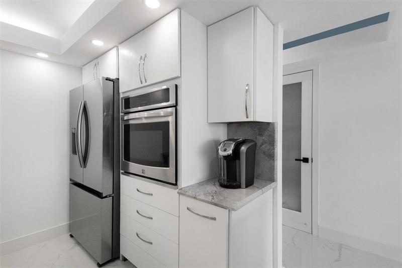 Image 17 of 45 For 2301 Ocean Dr  2608