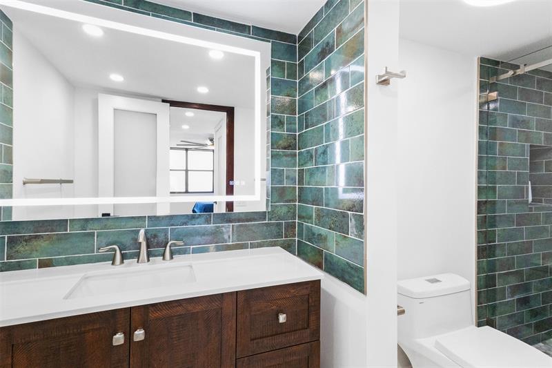 Image 20 of 45 For 2301 Ocean Dr  2608