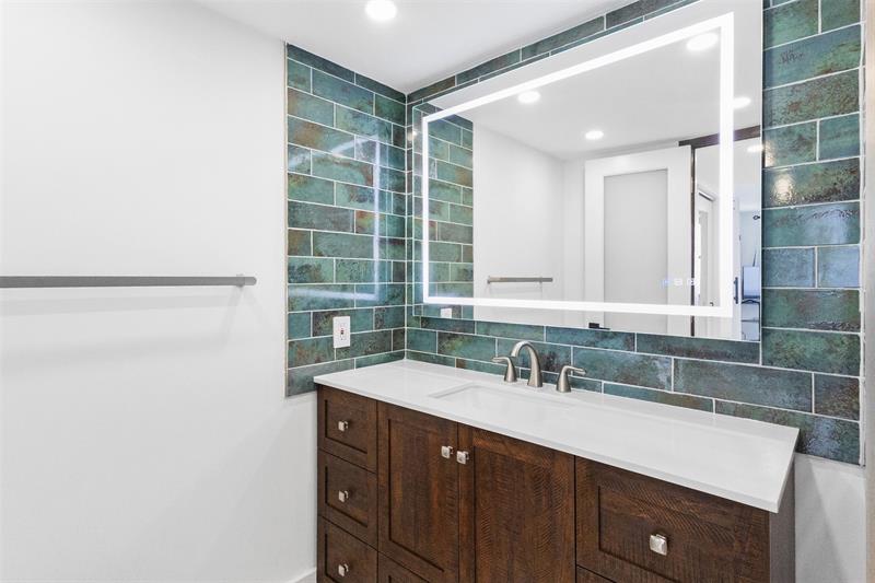 Image 22 of 45 For 2301 Ocean Dr  2608
