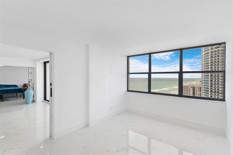 Image 25 of 45 For 2301 Ocean Dr  2608